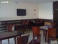 -莫泰酒店(上海市北工业园区江场西路店)