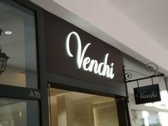 门面-VENCHI 闻绮(上海佛罗伦萨小镇店)