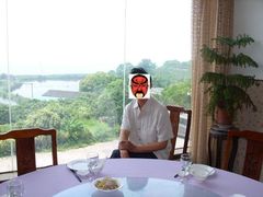 -亮河湾山庄