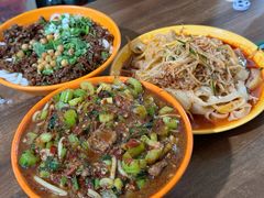 -玲玲米粉·新疆现炒米粉(大十字总店)