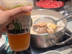 -尚尚仙·酸汤猪手·猪肚鸡火锅(华联万柳购物中心店)