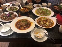 -万重锦·人文川菜馆(骡马市店)