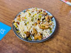 酸缸豆大肠炒饭-老头爱马仕酸豇豆炒饭(丰富路店)