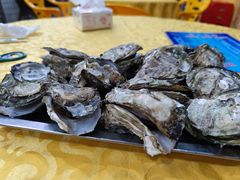 新鲜原味蒜蓉辣酱味-蚝哥花姐湛江烤生蚝(美丽湾市场店)