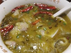 -渝是乎酸菜鱼(龙旗购物中心店)