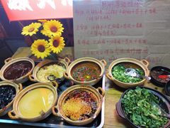 -郭婆婆疯子鸡·土货江湖菜馆
