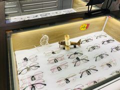 -视野联行眼镜·蔡司授权店(长白万象汇店)