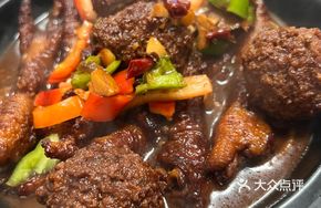 Tiger Skin Chicken Feet Stewed with Pork
