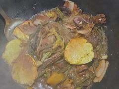 -哈尔滨烧烤·山河村铁锅炖(交大店)