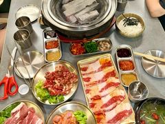 -围炉肉舍•炭烤活鳗•丹东海鲜烤肉(步行街店)