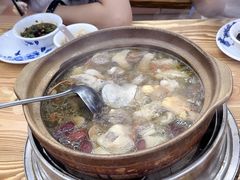 -广味炭炉鸡煲(宝业路分店)