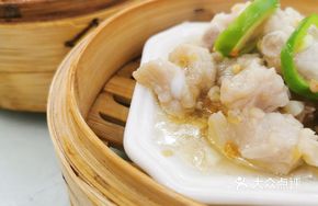 Braised Pork Ribs with Taro and Garlic