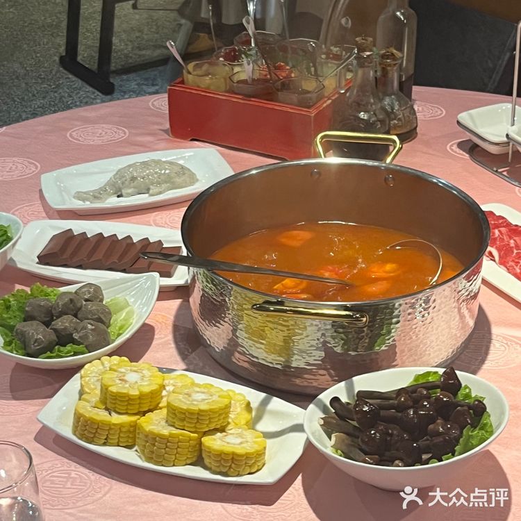 这家火锅店,一秒带你穿越到香港!