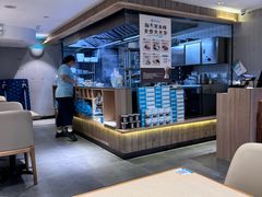 -灵芝妹子海鲜米线(劳动公园店)