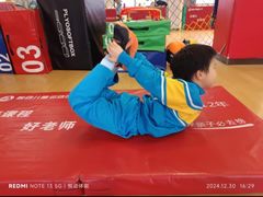 -悦动体能篮球羽毛球网球(三里河店)