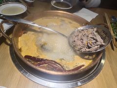 -洱火云南酸菜牛肉火锅(石景山当代商城店)