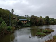 -雪山彩虹谷景区