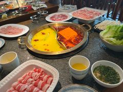 -小天鹅火锅·一线江景洪鼎旗舰店(洪崖洞店)