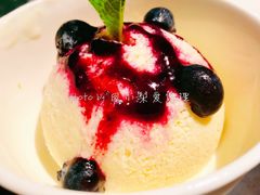 蓝莓豆腐冰淇淋-三号黄浦会Canton Table