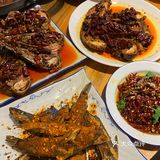 昆明🐟不能没吃过美味的老坛酸菜鱼苗火锅
