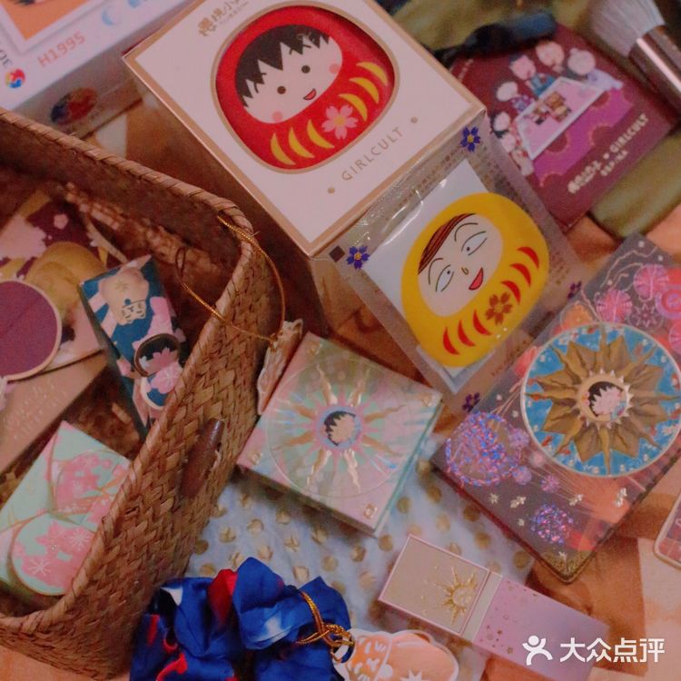 Girlcult X 樱桃小丸子联名彩妆礼盒开箱