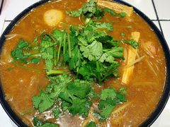 招牌炸酱酸辣米线-肥汁米蘭香港米线(长宁来福士店)