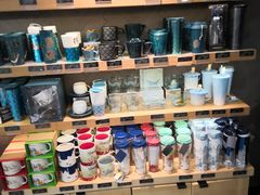 零售区-星巴克(浦东机场T2到达店)