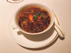 珍宝带子酸辣汤-金轩中餐厅 Jin Xuan(浦东丽思卡尔顿酒店)