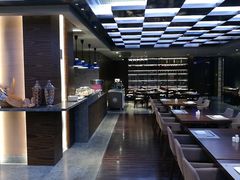 -BLU 全日制餐厅(上海安曼纳卓悦酒店)
