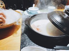 -洪氏嗨捞·广东猪肚鸡·椰子鸡火锅(西咸万象城店)