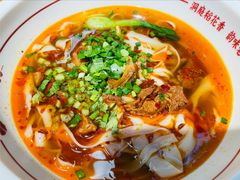 招牌红烧牛肉面-呷佬·长沙手工米粉(金沙江路店)