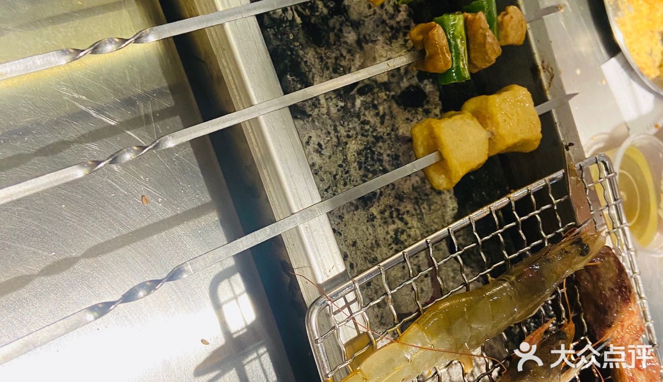 结果发现就在东站地铁Ｃ出口走一段就行