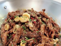 -张大师鸭爪爪特色干锅(南湖店)
