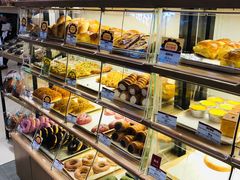 面包甜点陈列柜-山崎面包(苏州中心店)