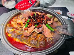 -辣尚瘾·烤鱼·新川菜(牡丹园直营店)