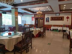 大堂-鑫巴蜀小镇 · 水煮鱼专研店(玉桥店)