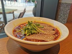 牛腱子泡椒酸辣粉-村外有星光小食铺(长嘉汇店)