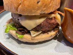 香浓蘑菇牛肉汉堡-bluefrog蓝蛙(皇庭广场店)