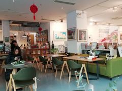 大堂-今日艺术汇书店