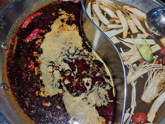 菌香鸳鸯锅-晓宇重庆火锅(赛格国际购物中心店)
