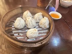 鲜肉小笼-老半斋(福州路店)
