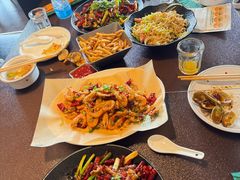 -曼听小寨海鲜烧烤·大连辣炒大王(盖州街店)
