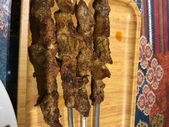 -乡村馕坑肉·烧烤·新疆菜·本地人更爱吃(阿勒泰首店)