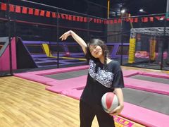 -嘿哟动霸CHUA·新潮玩运动娱乐中心·蹦床滑冰团建乐园