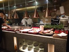 -松山湖凯悦酒店·Café自助餐厅·周末火舞秀表演