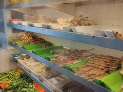 自助取餐区-万记麻辣烫国展总店