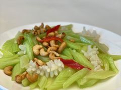 西芹炒鱿鱼-世贸万锦大酒店·江南春中餐