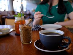 -ROAST coffee & eatery