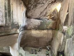 -伍山海滨石窟