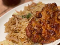 海鲜炒饭配香蒜烤鸡-玛格萝妮比萨屋(四平店)